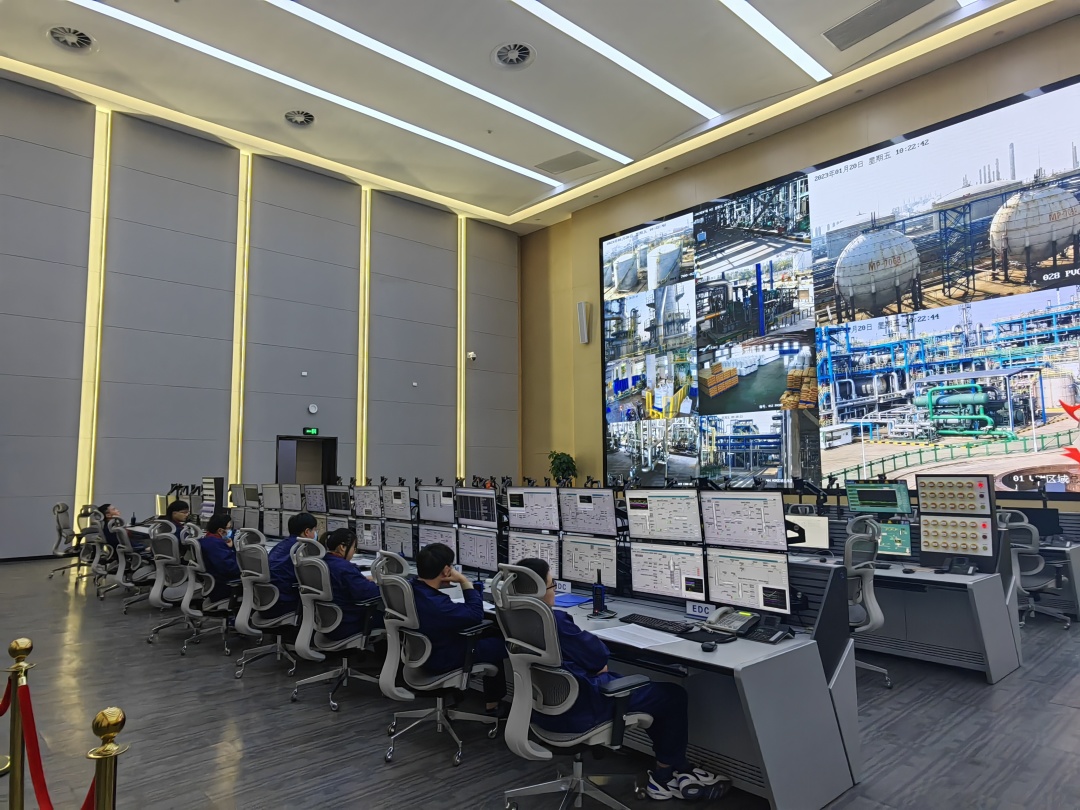嘉化能源 火力全開(kāi)忙生產(chǎn)，循環(huán)產(chǎn)業(yè)促發(fā)展——新春走基層之信息安全設(shè)備制造車(chē)間觀察